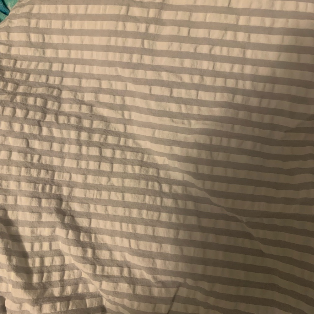 This is a duvet and pillow case set for a full- queen sized bed